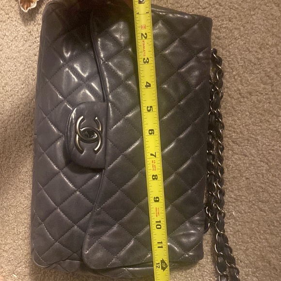 Jumbo Grey Chanel purse - Picture 5 of 6